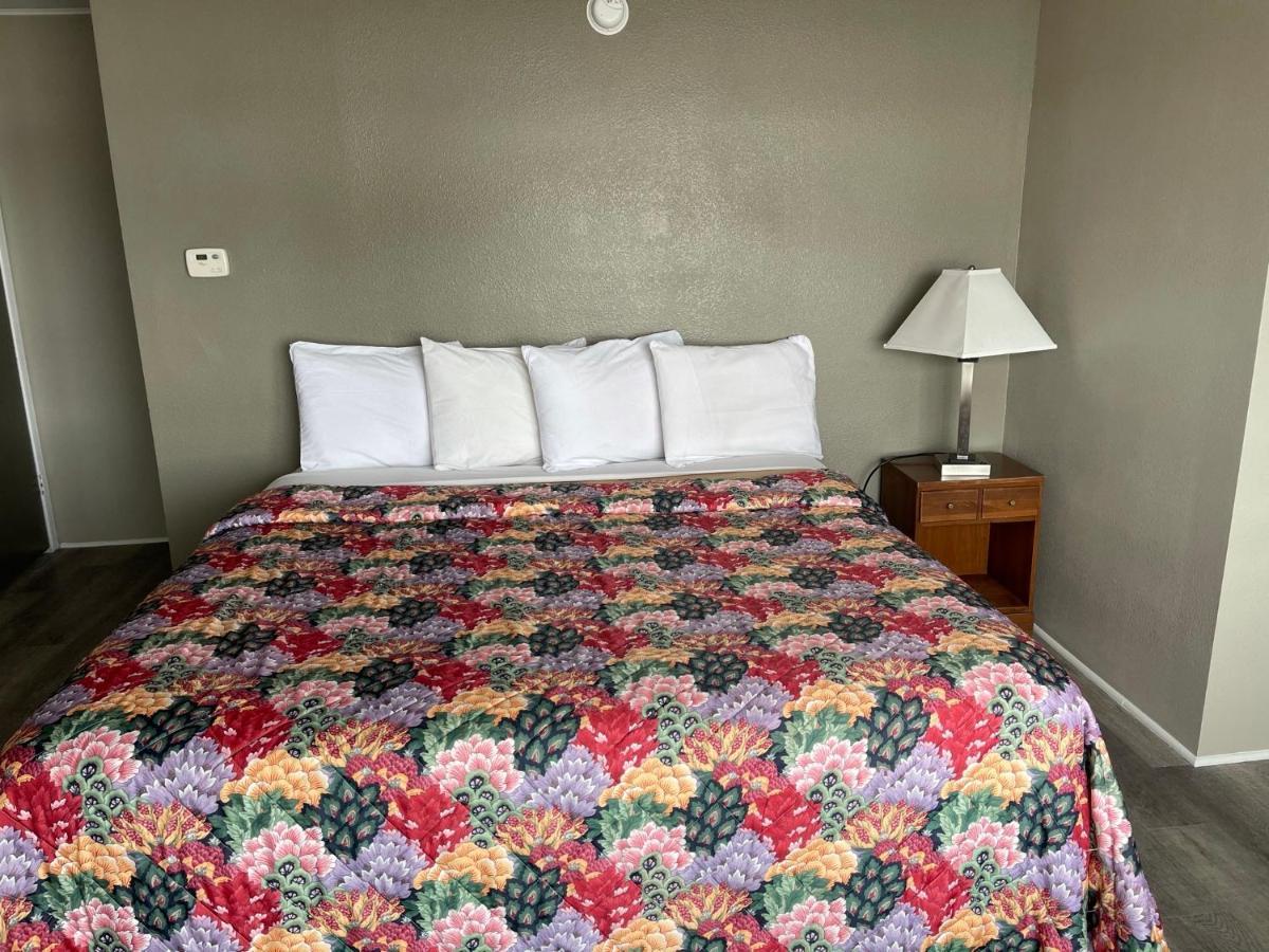 Timberly Motel Gaylord Ngoại thất bức ảnh