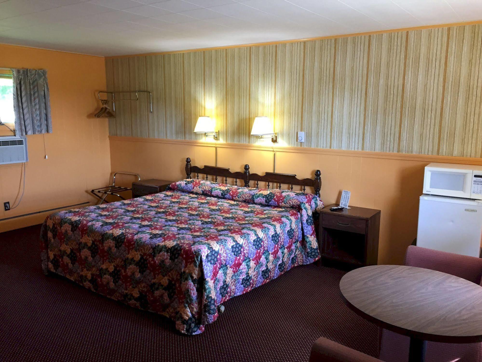 Timberly Motel Gaylord Ngoại thất bức ảnh